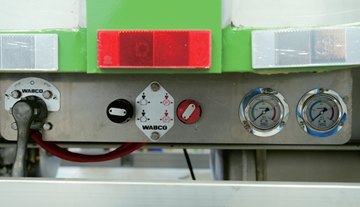 畜禽運輸半掛車